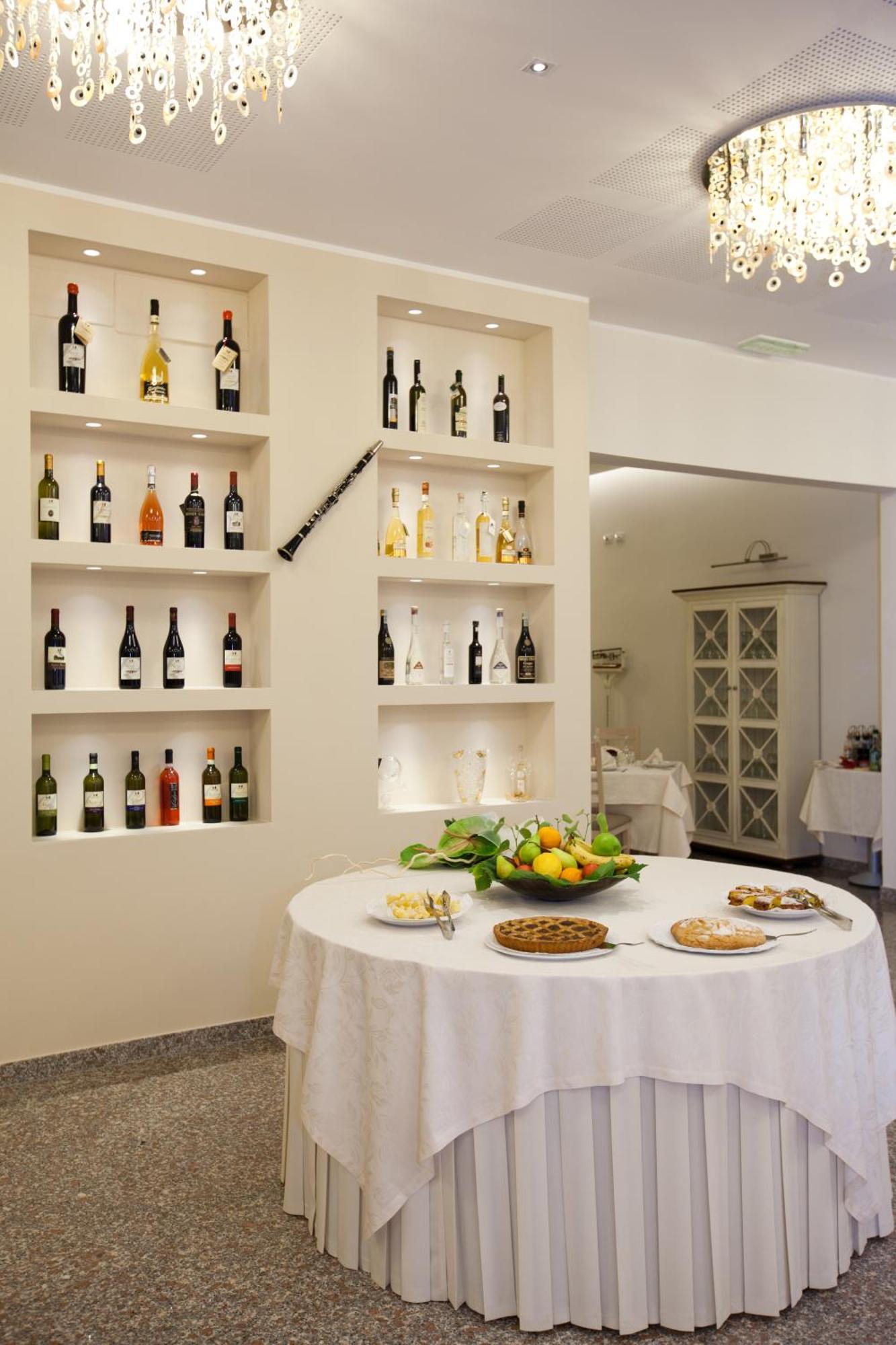 Hotel Ristorante Cesare Савиньяно-суль-Рубиконе Экстерьер фото
