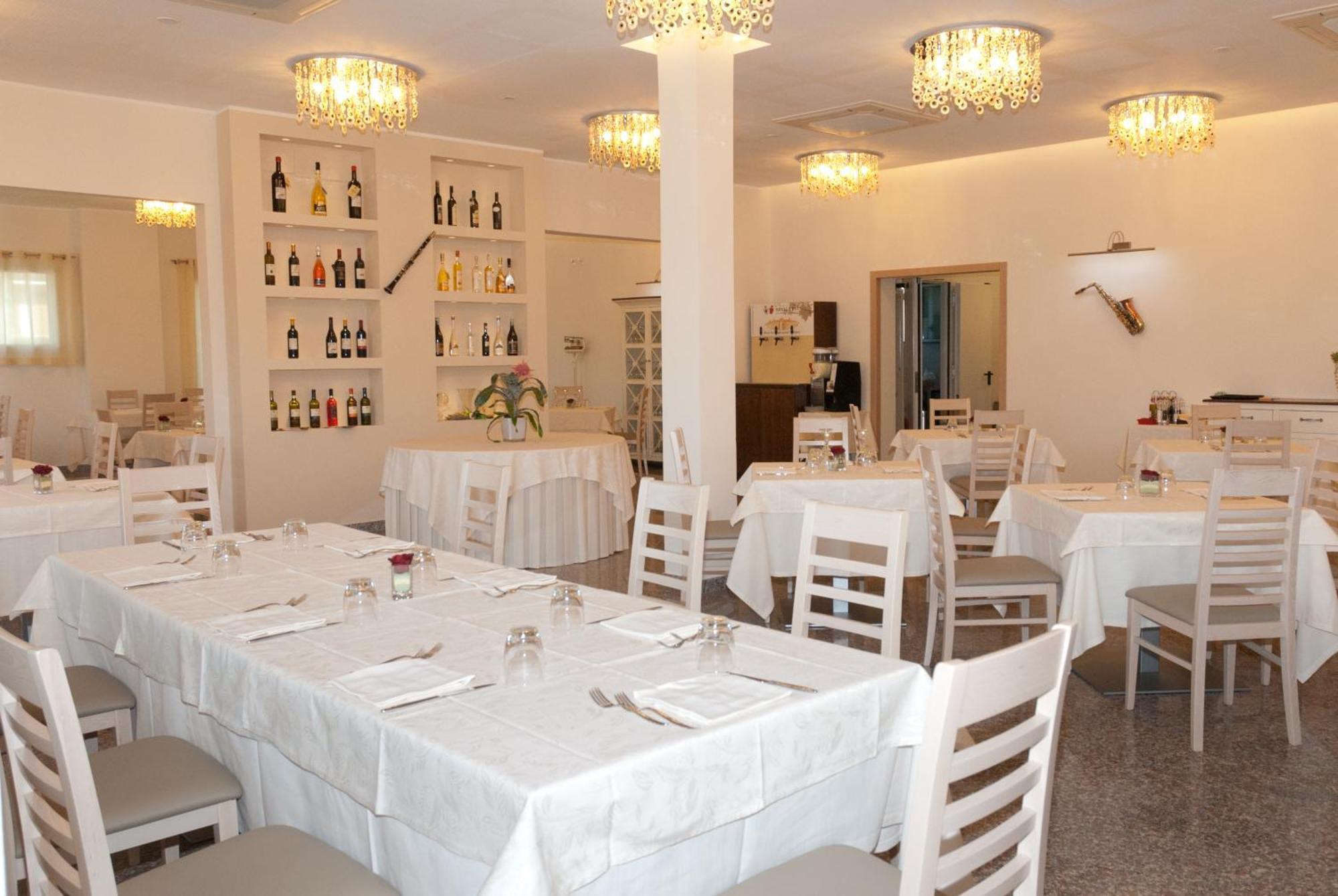 Hotel Ristorante Cesare Савиньяно-суль-Рубиконе Экстерьер фото